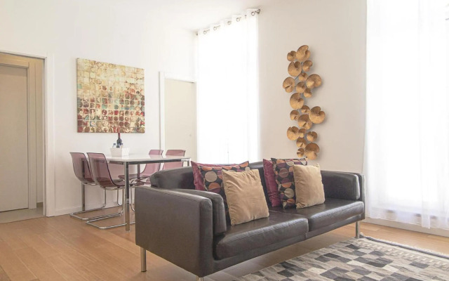 Baixa chiado 2 bedroom duplex apt with elevator