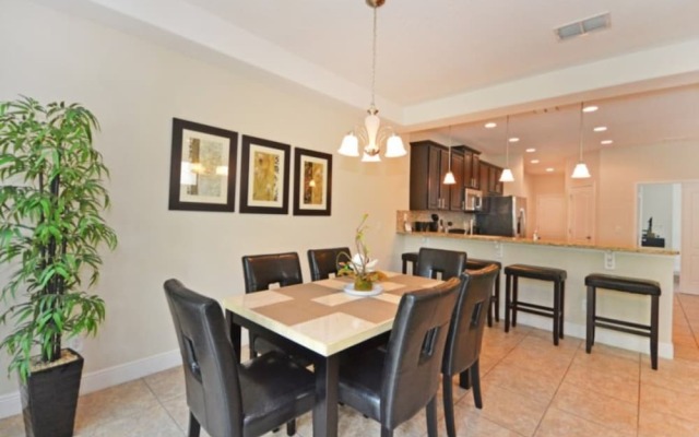 Fountains Retreat 4 Bedroom Condo by RedAwning