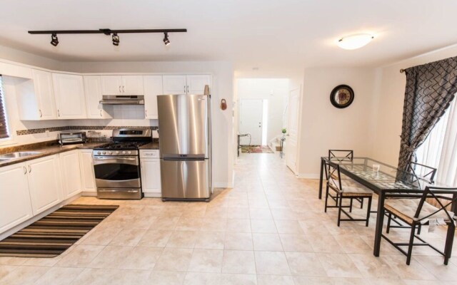 Fallsview Family Home