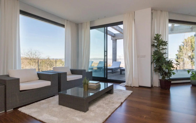 El Soto de Sojuela Luxury Chalet, Golf&Bosque