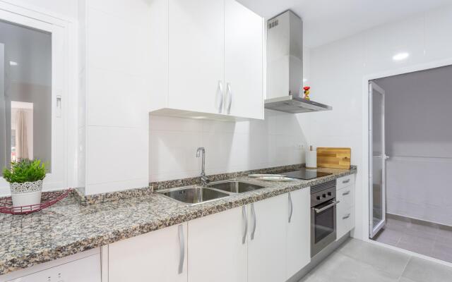 Fuengirola Puerto Apartment by GHR Rentals