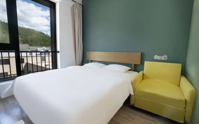 Prince Hotel By Secret Garden