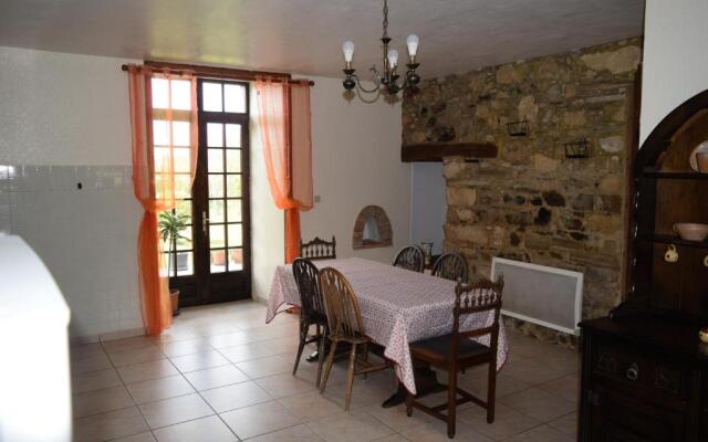 Manoir Courtyard cottage rental Vendee
