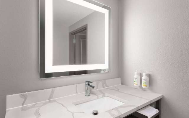 La Quinta Inn & Suites by Wyndham Knoxville Papermill