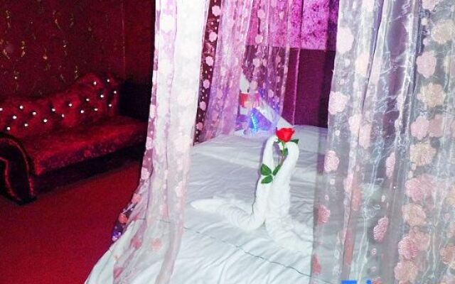 Yading Hotel (Yicheng Xiangsha Avenue)