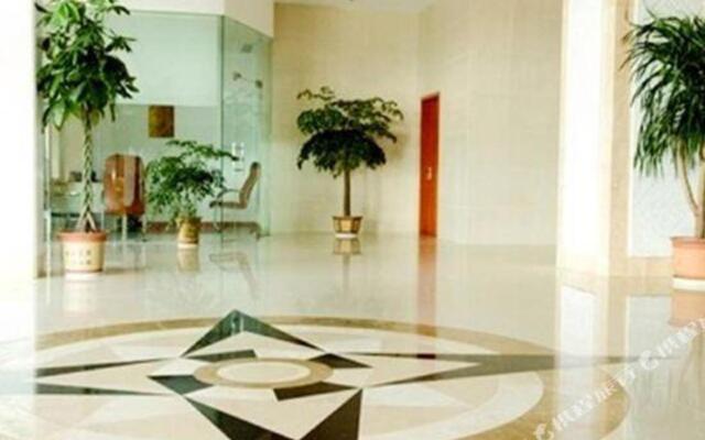 Yarvard Holiday Hotel