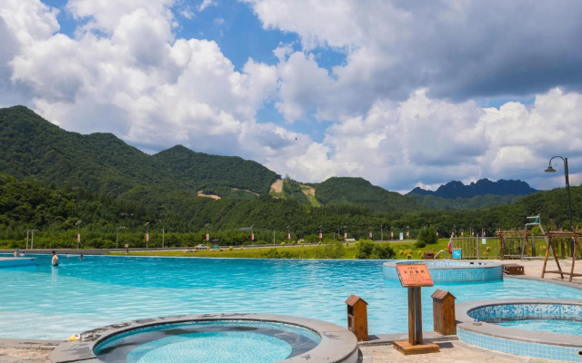 Huaximu Hot Spring Hotel