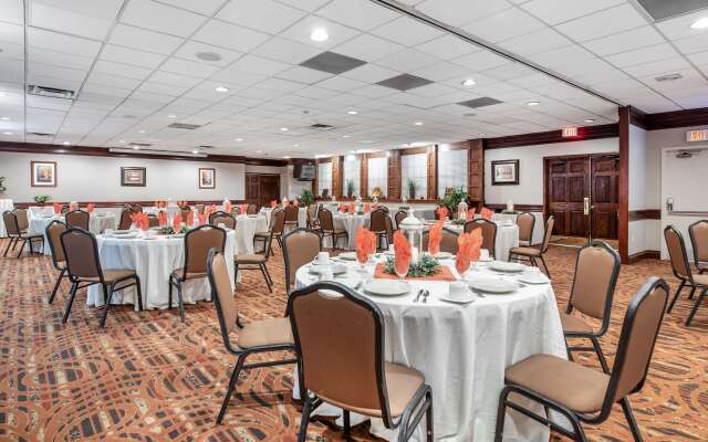 Best Western Plus Bridgeport Inn