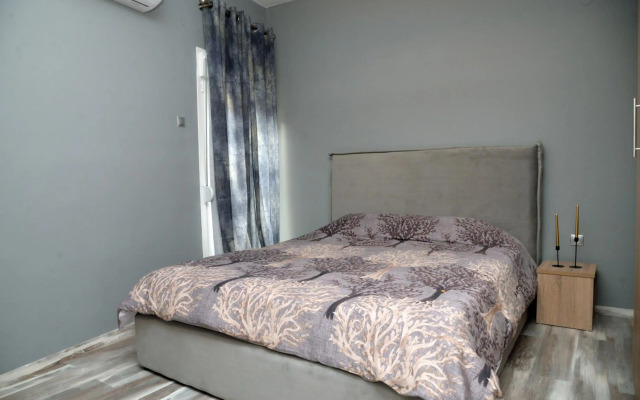 luxury apartment st Demetrios downtown