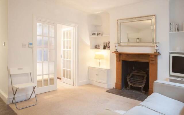 Apartment Near Victoria Station