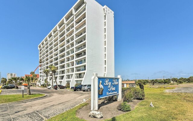 Galveston Oceanfront Condo w/ Balcony + View!