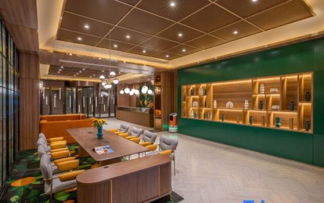 Orange Hotel (Wuhan Chuhehan Street Han Show Theater)