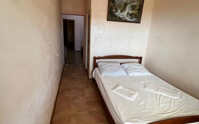 The Guest House At Henry's