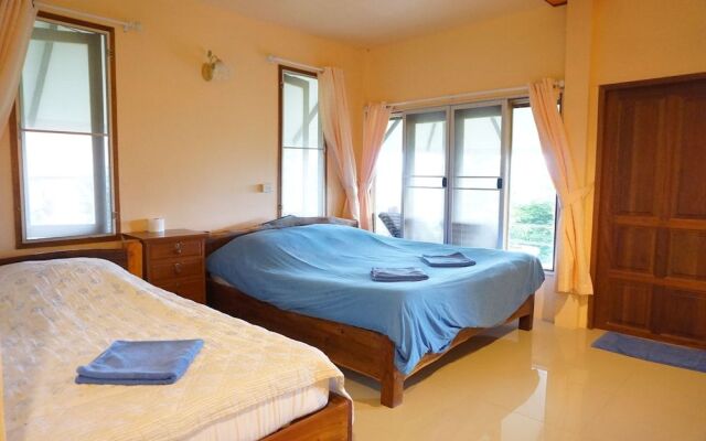 Lamai Koh Phayam Resort