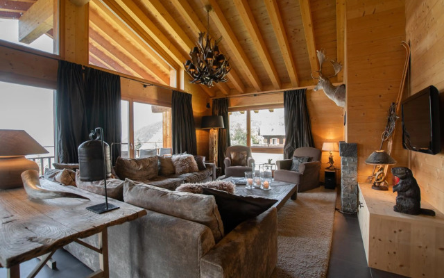 Anna Isabelle Penthouse