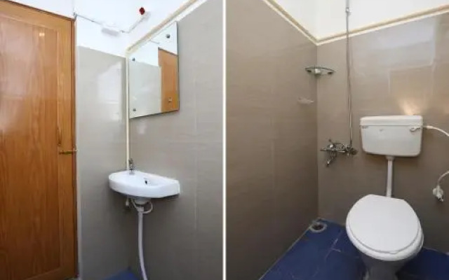 V Wella Comforts By OYO Rooms