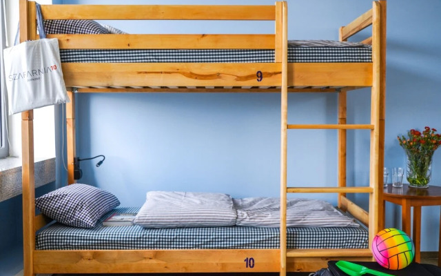 Hostel Szafarnia 10 Bed&Breakfast