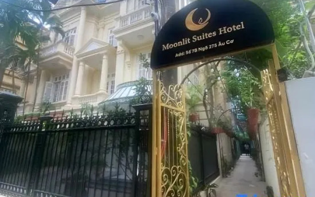 Moonlit Suites Hotel