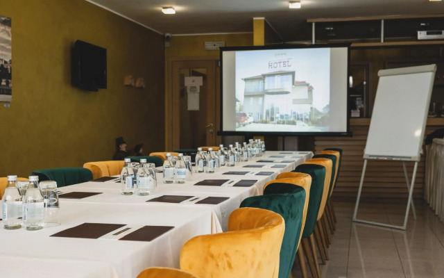 Euro Garni Hotel