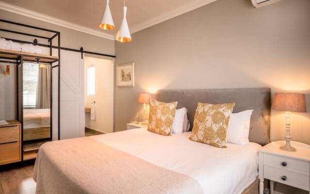 The Corner House L'A-nnexe