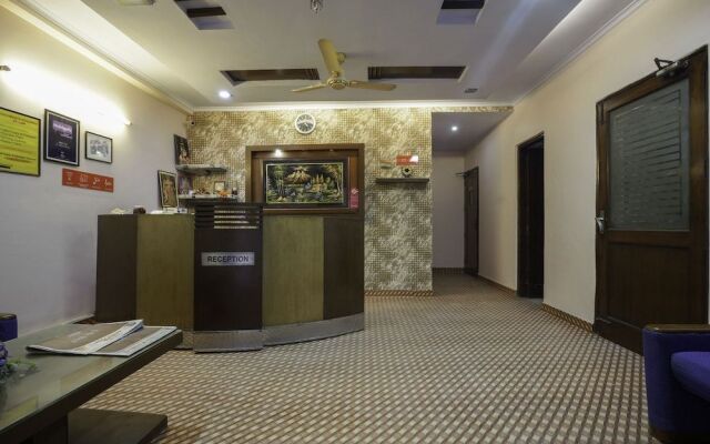 OYO 22533 Hotel Sunrise Blue