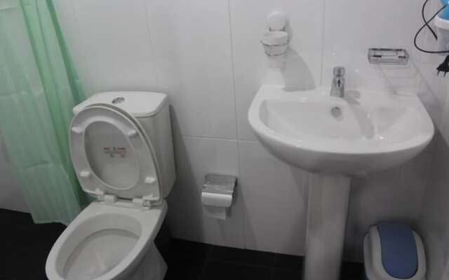 Lakeside Hybrid Villa