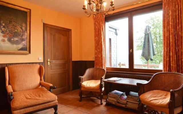 Spacious Holiday Home in Herbeumont near Forest