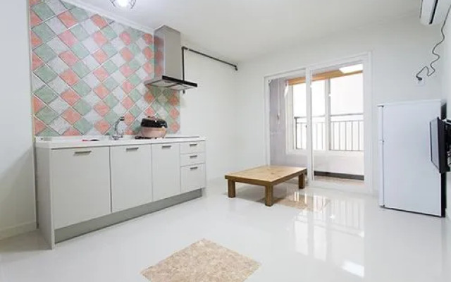 Jeonju Gil Gunneo Hanok Maeul Pension