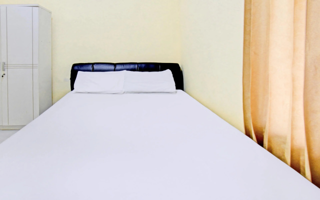 Hotel O Kos Moncok – Guest Rooms – Mataram