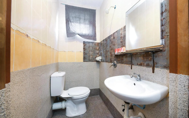 OYO 210 Hotel Five 2