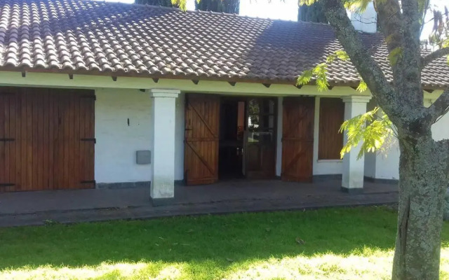 Casa y amplio parque