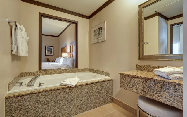 Dimond Center Hotel