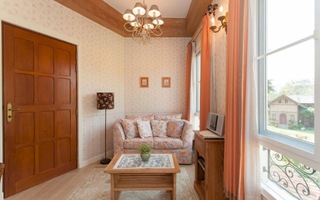 The Heritage House & Garden