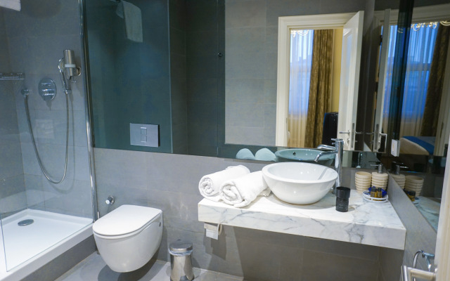 Triada Hotel