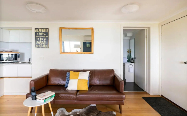 Y Vue - Beachside Apartment with Ocean Views