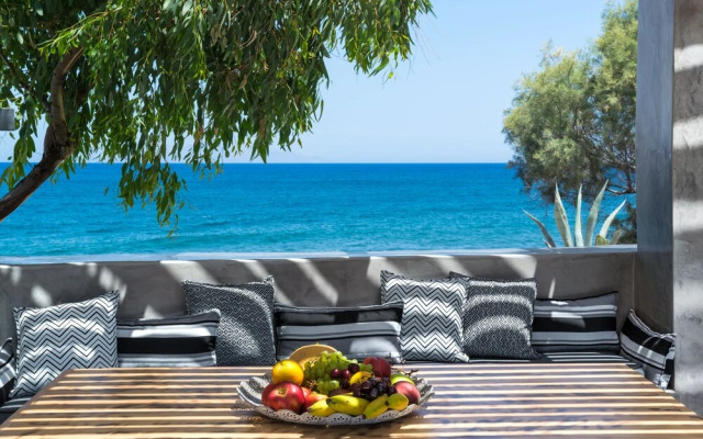 Damma Beachfront Luxury Villa
