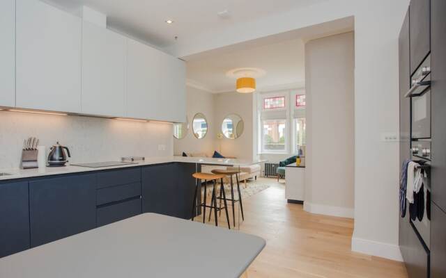 Modern 3 Bedroom Flat in West Hampstead