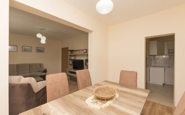 House Uphill Glavanovic