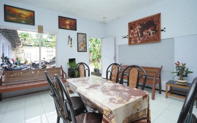 OYO 2003 Female Guest House