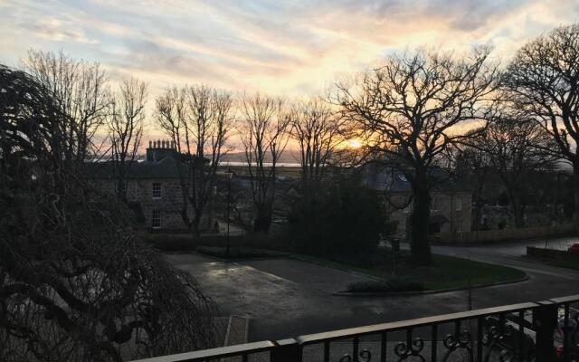 Royal Golf Apartments