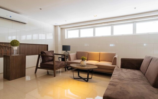 RedDoorz Premium @ SMDC Fairview