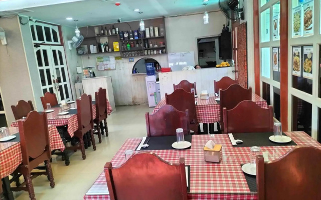 OYO 700 Pj Inn Hotel