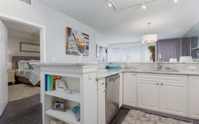 Crescent at Miramar By BlueSwell