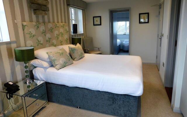 Crescent Turner Hotel