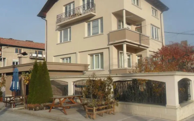 Kalpazanovi Guest House