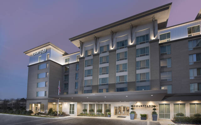 Courtyard by Marriott Atlanta Alpharetta/Avalon Area