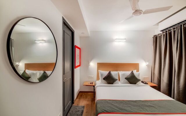 OYO Townhouse 101 Golf Course Road