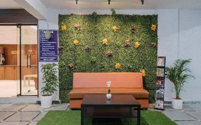 Hotel Saffron Groves