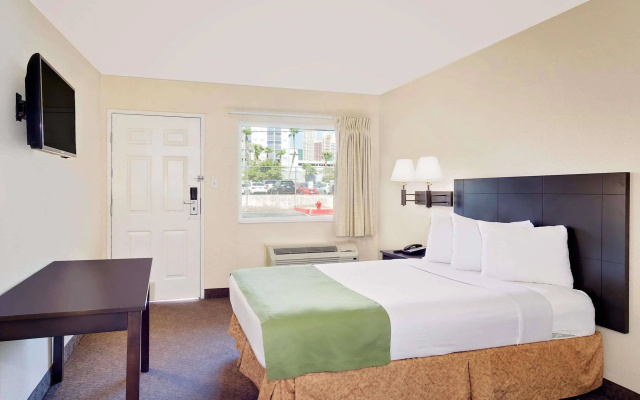 Motel 6 Las Vegas, NV - Strip - Image 6