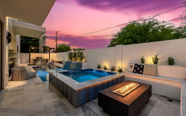 The Carlisle Experience 4 Showers Heated Pool